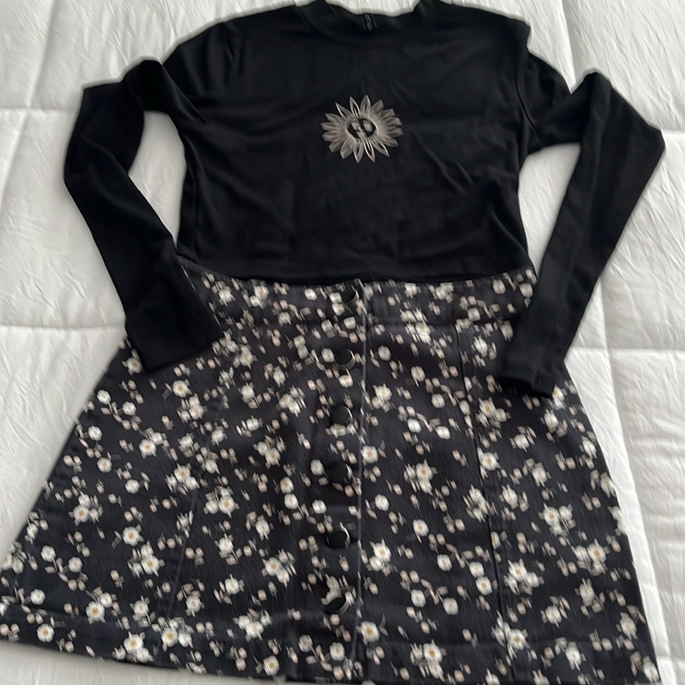Floral mini skirt